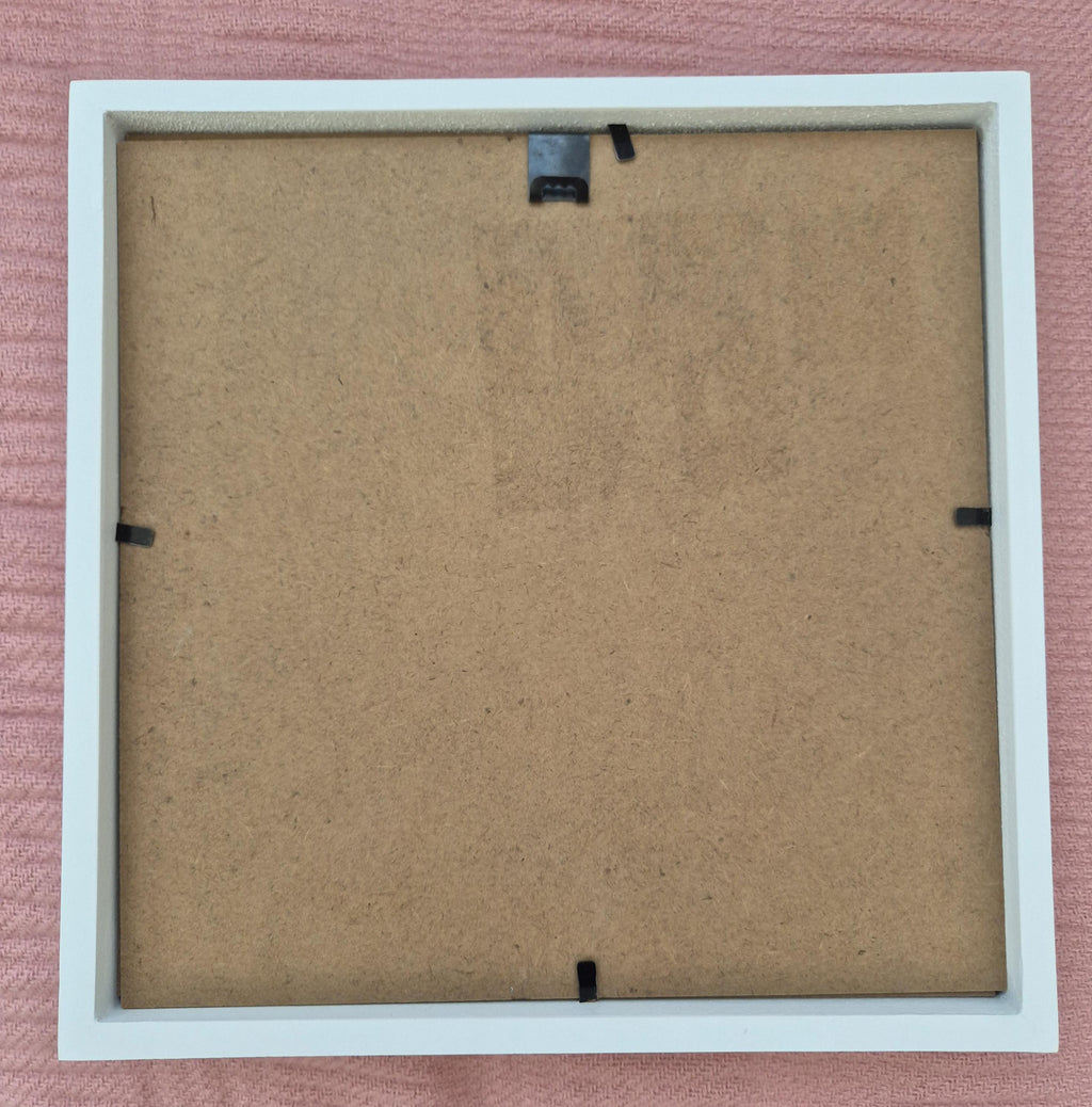 Personalised Pebble & Shell Robin Family Art – Handmade Picture with Custom Names – Coastal Home Decor Gift – UK Artist