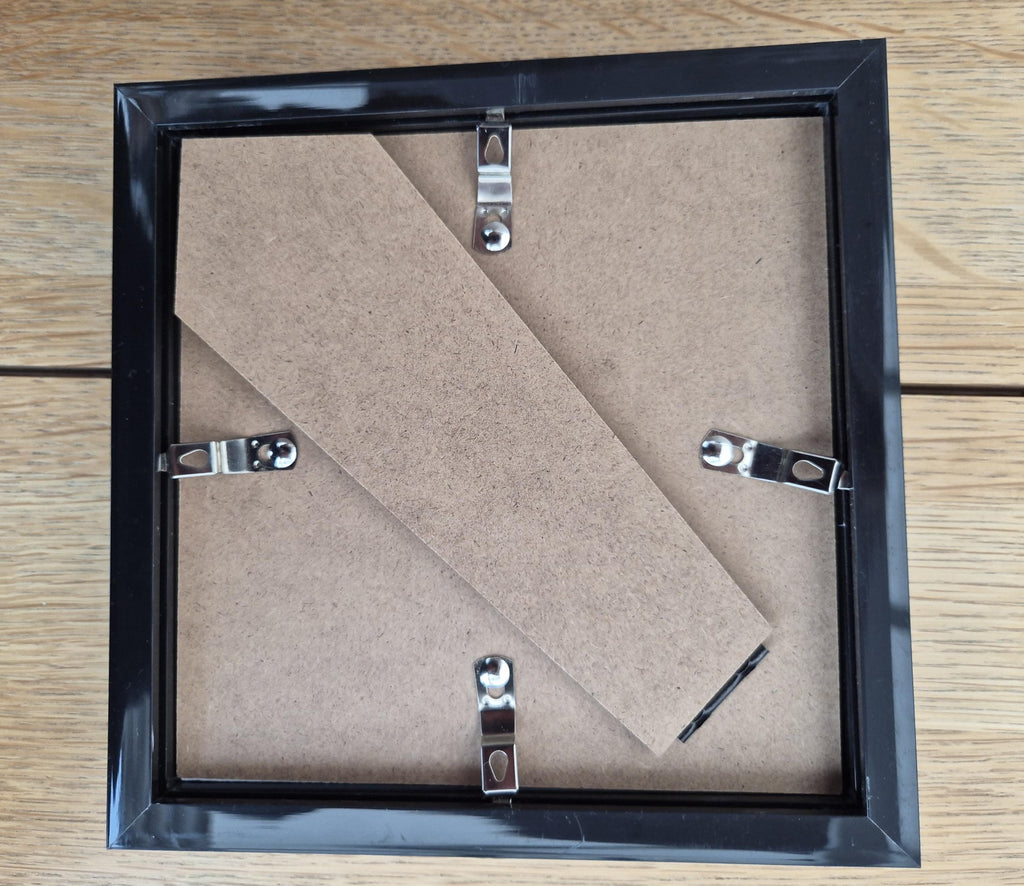 Pebble Robin Christmas Art – Handmade “Merry Christmas” Framed Gift