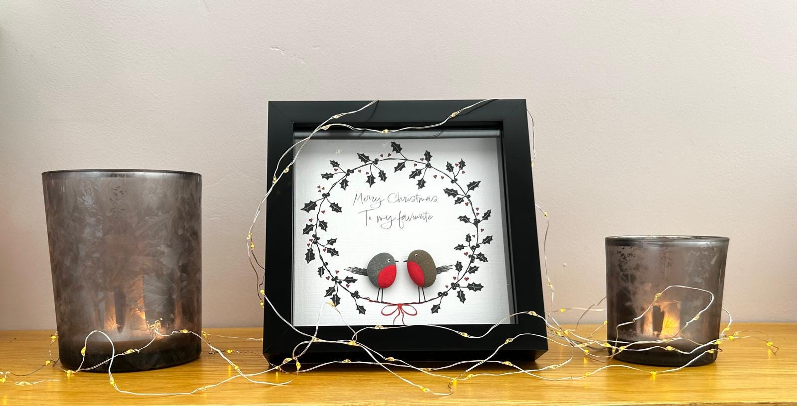 Pebble Robin Christmas Art – Handmade “Merry Christmas” Framed Gift